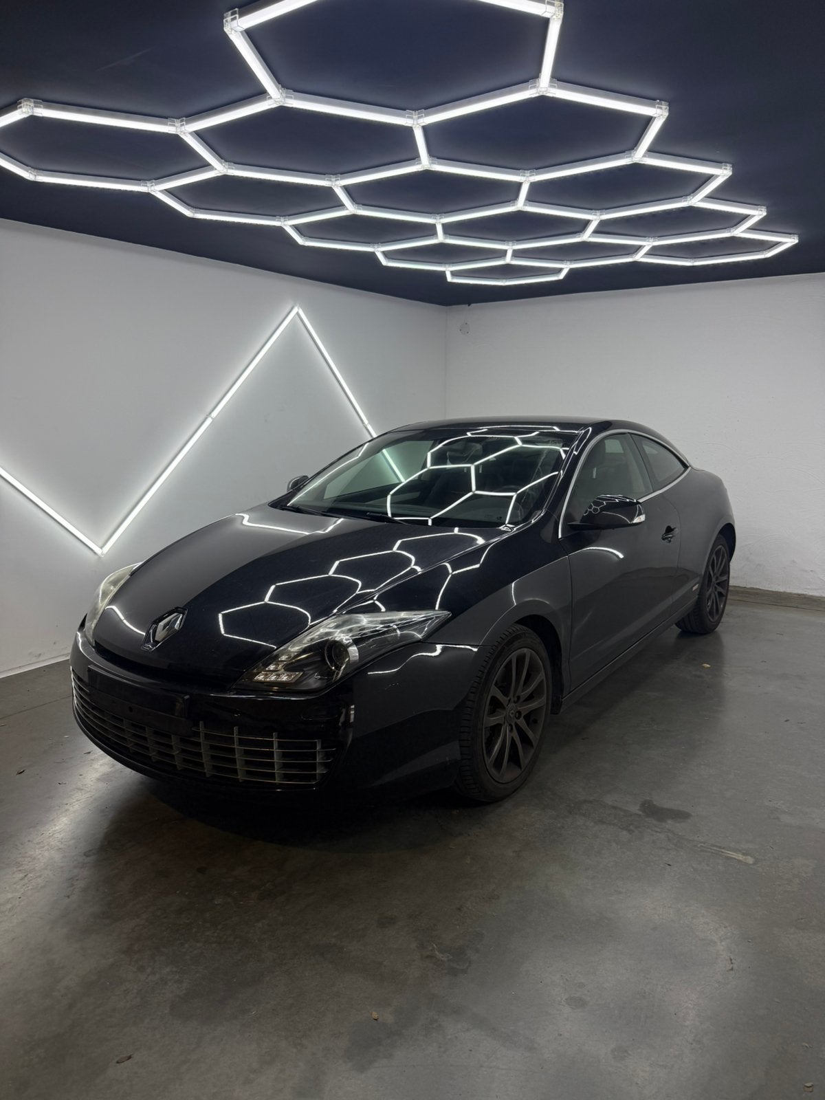 Renault Laguna | 2015 | 2.0 DIESEL GP MONACO | 107 129 KM, Cuir, 110 kW, Entreprise, https://public.car-pass.be/vhr/f70890ed-6715-45f5-aabb-afb1cbd9a20f