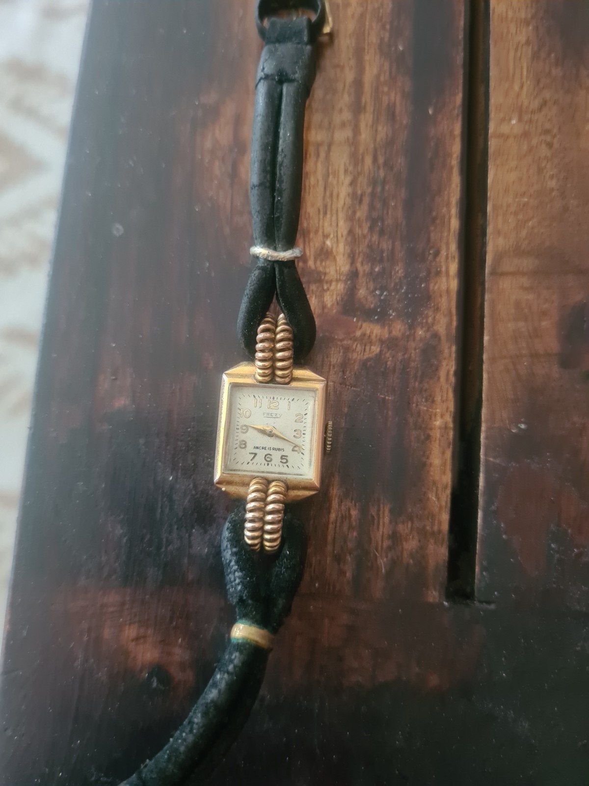 montre femme des années 30 , fonctionne bien, Handtassen en Accessoires, Ophalen of Verzenden, Goud