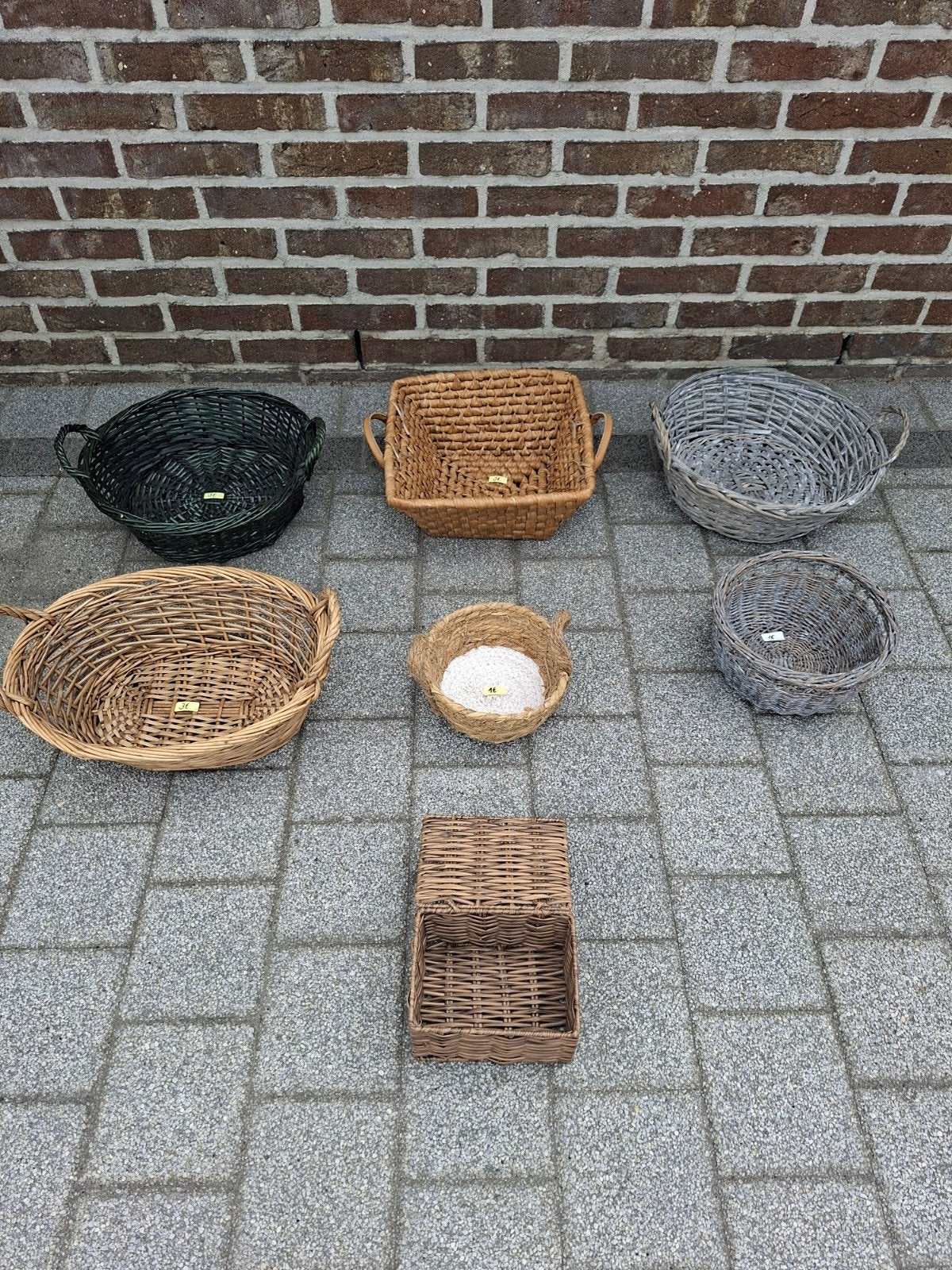 Rieten manden, Ophalen
