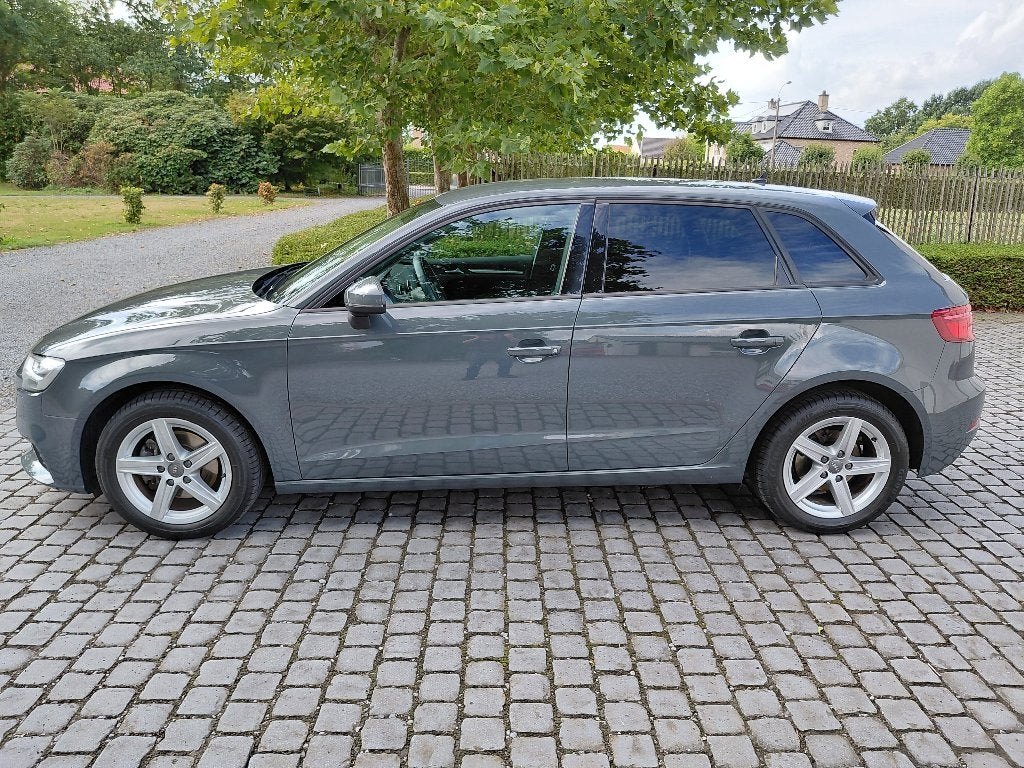AUDI A3 30 TFSI SB BUSINESS PLUS 110 PK, Autos, Cuir, Achat, Euro 6, Boîte manuelle