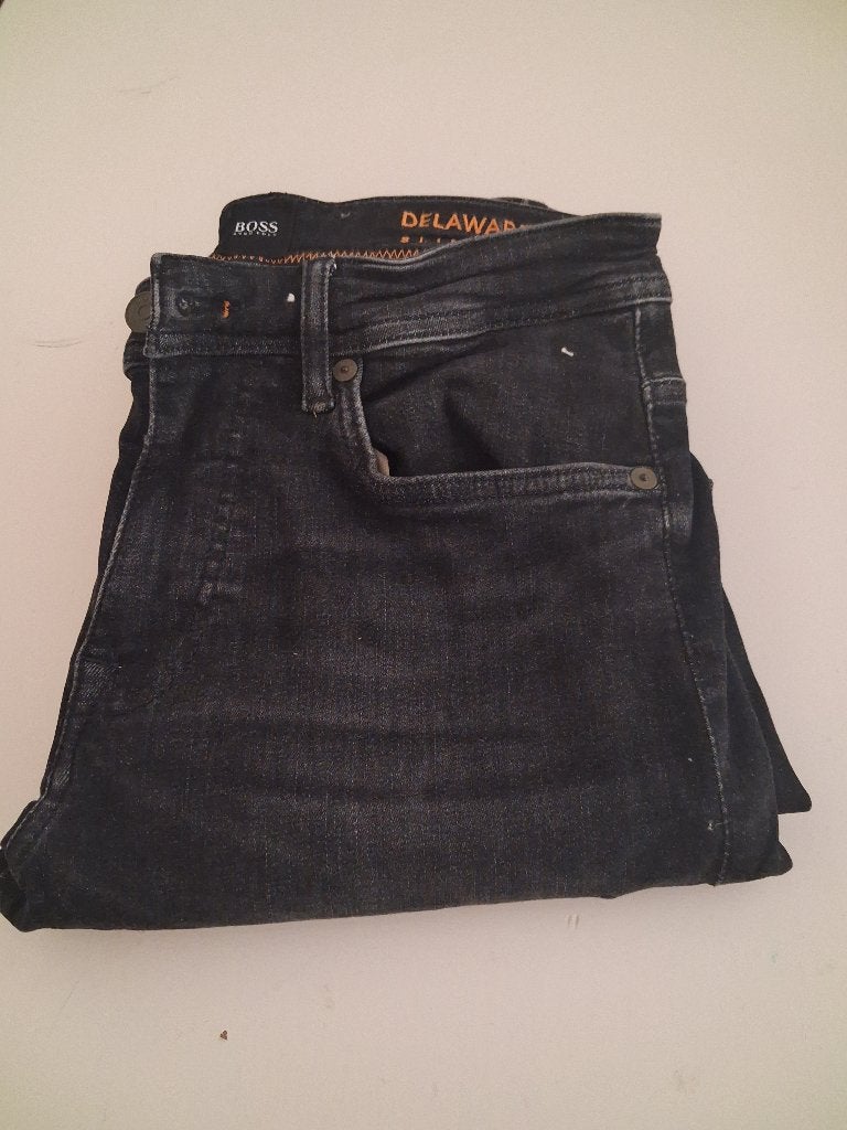 Zwarte Jeans Hugo Boss  Delaware Slim Fit maat 30/32, Kleding | Heren, Spijkerbroeken en Jeans, Ophalen of Verzenden