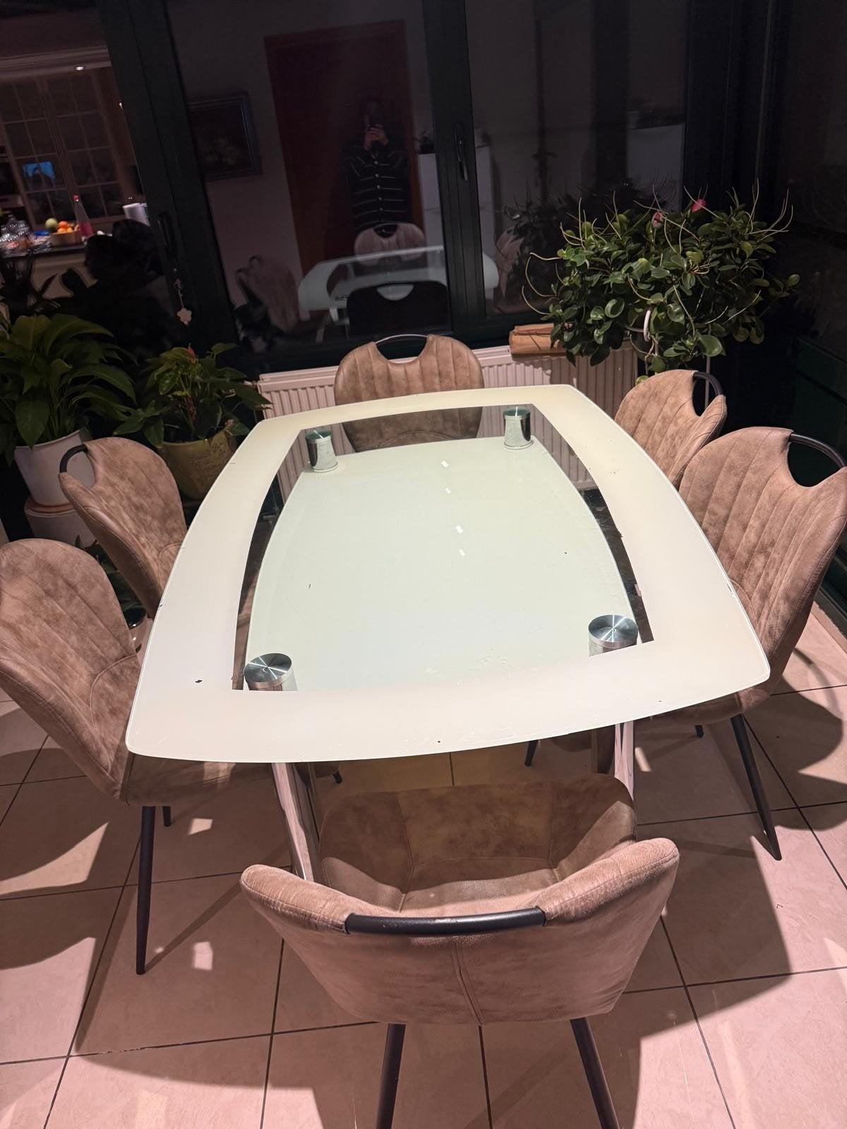 tafel met glas wel gebruikt. wegens alle meubels verandering, Ophalen, Gebruikt, 100 tot 150 cm, Glas