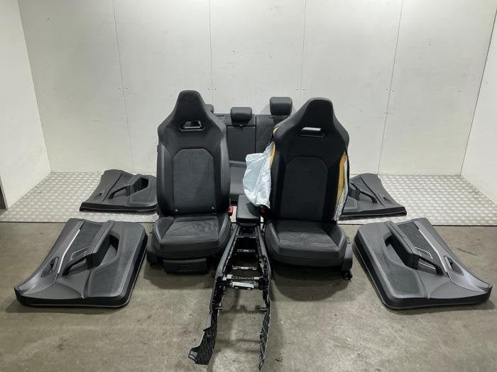 Kit revêtement (complet) d'un Cupra Formentor, Autos : Pièces & Accessoires, Utilisé, -, Seat, -