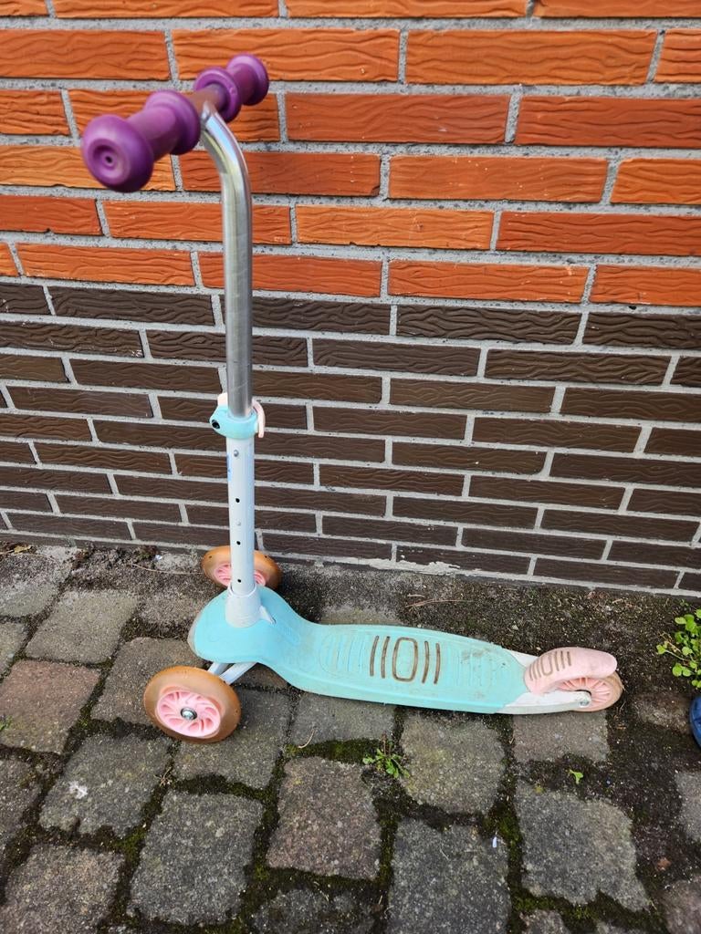 Driewielige step met lichtgevende wieltjes, Ophalen