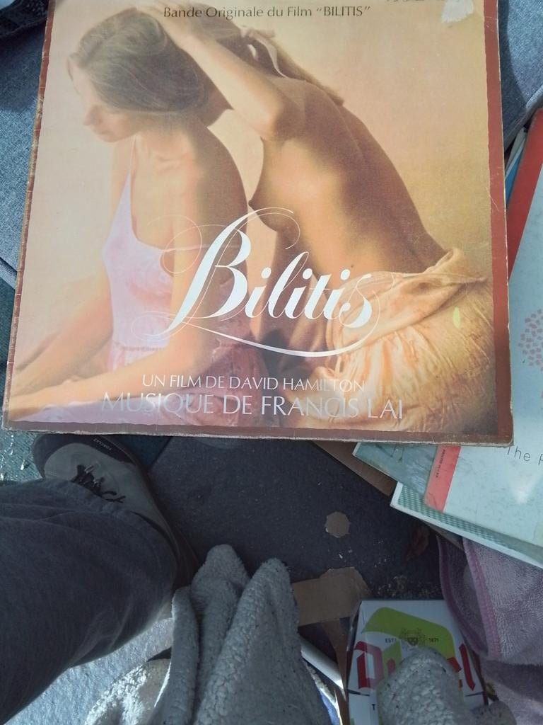 Disque vinyle : Bilitis : un film de David Hamilton, Enlèvement