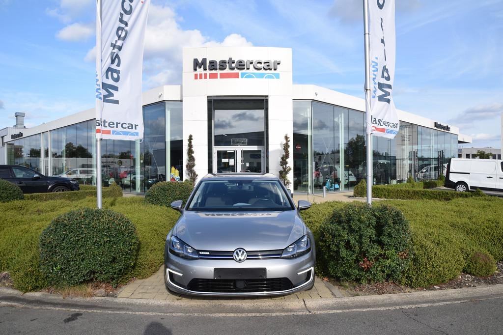 Volkswagen Golf E-GOLF ELECTRIC 35 kWh, Gebruikt, https://public.car-pass.be/vhr/5bf832f5-e9e3-4041-bc30-9c2874117766, 136 pk
