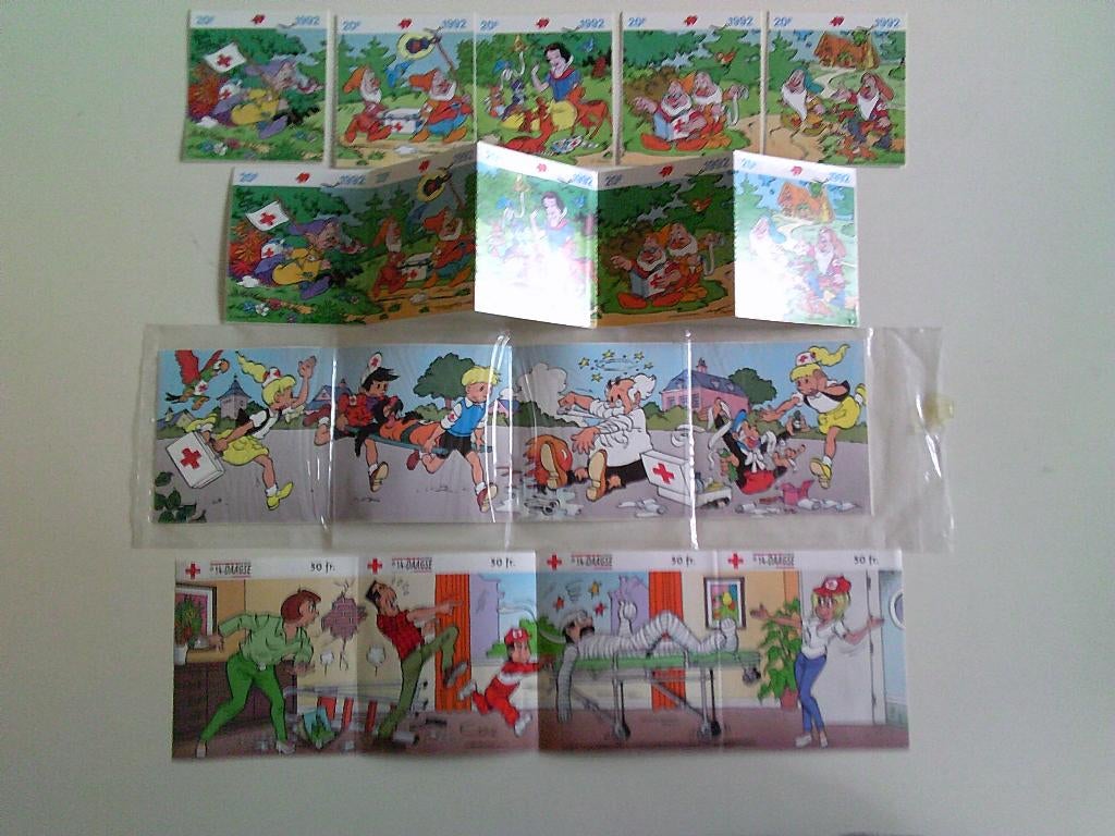 8 stickers van het Rode Kruis ., Ophalen of Verzenden