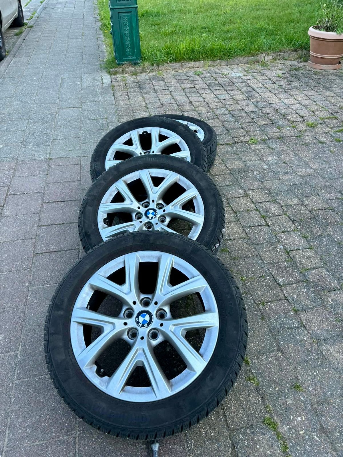 4 pneus hiver sur jantes BMW, Autos : Pièces & Accessoires, Enlèvement, Pneus hiver, Pneu(s)