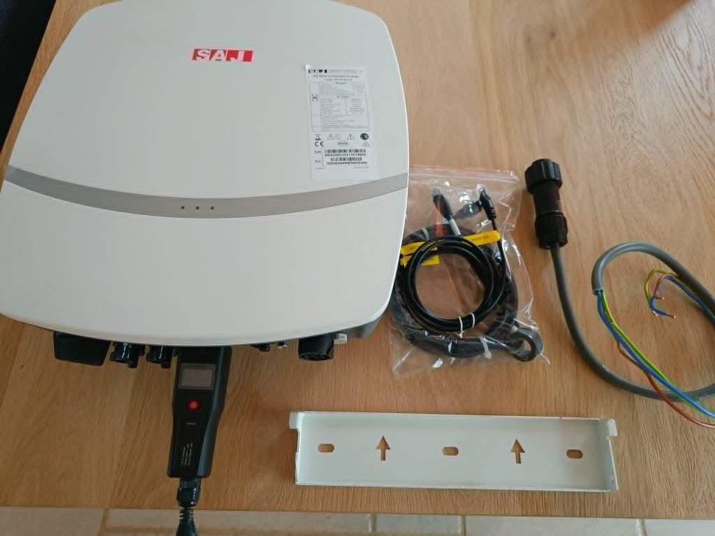 omvormer zonnepanelen, Ophalen, Zo goed als nieuw