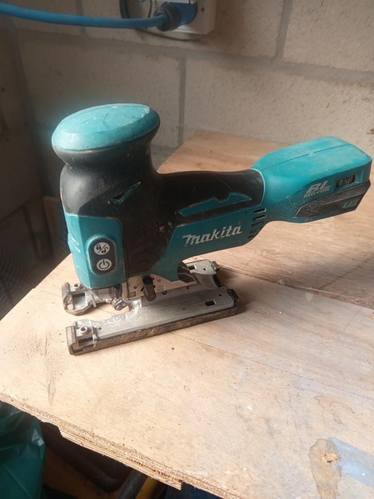 Makita, Bricolage & Construction, Outillage | Ponceuses, Enlèvement