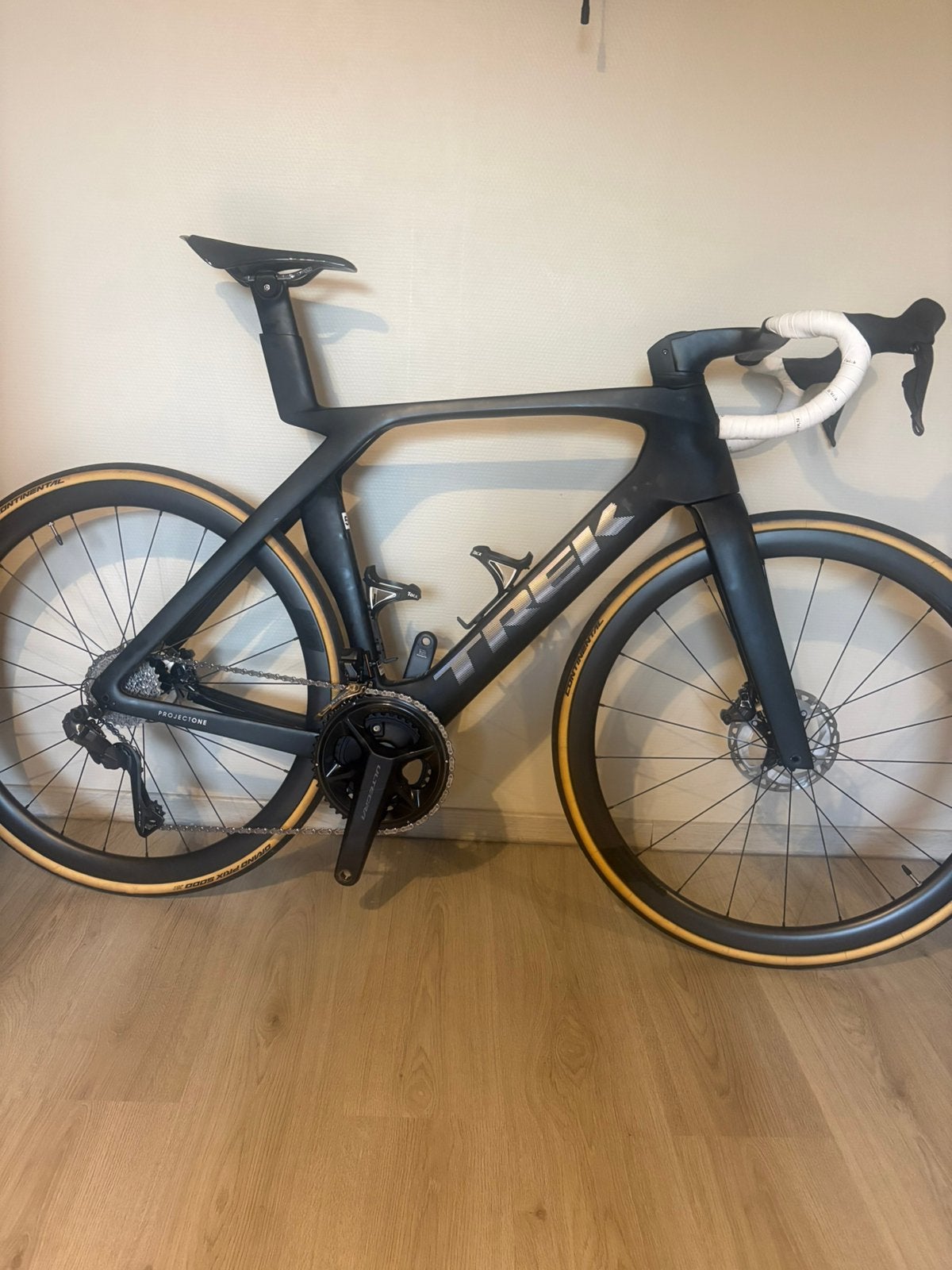 Trek Madone SLR7, 28 inch, Carbon, Heren, Zo goed als nieuw