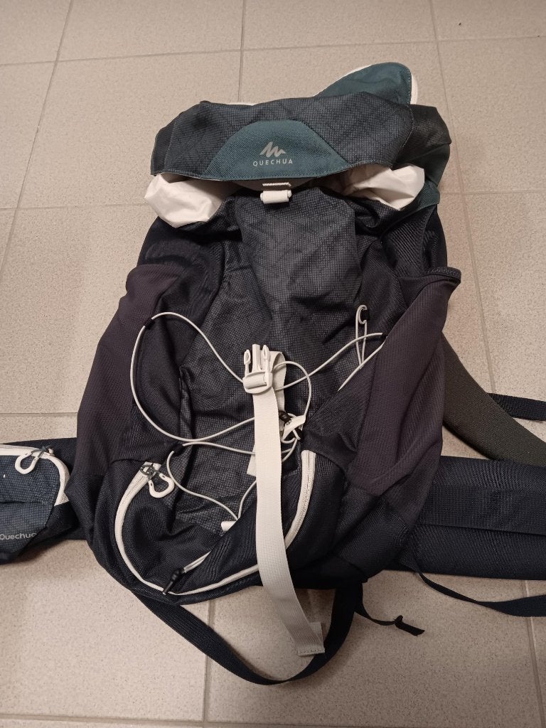 Sac à dos randonnée Decathlon Quechua, Enlèvement, Comme neuf