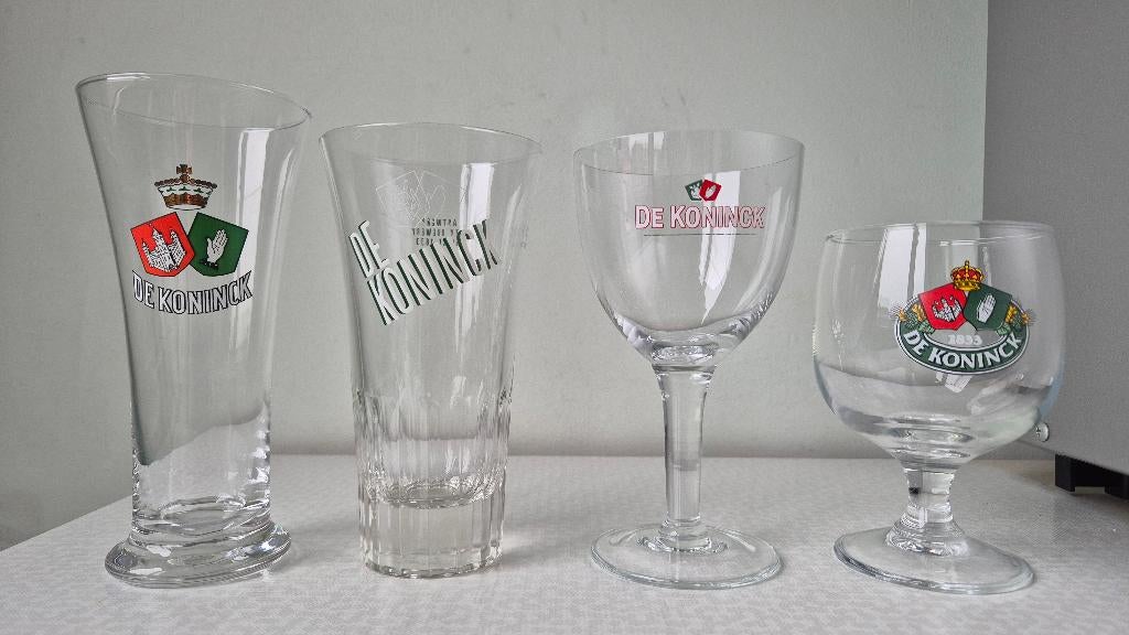 Art. 922 DE KONINCK - Set van 4 "Vintage" Glazen, Verzamelen, Biermerken, Zo goed als nieuw, Glas of Glazen, De Koninck, Ophalen