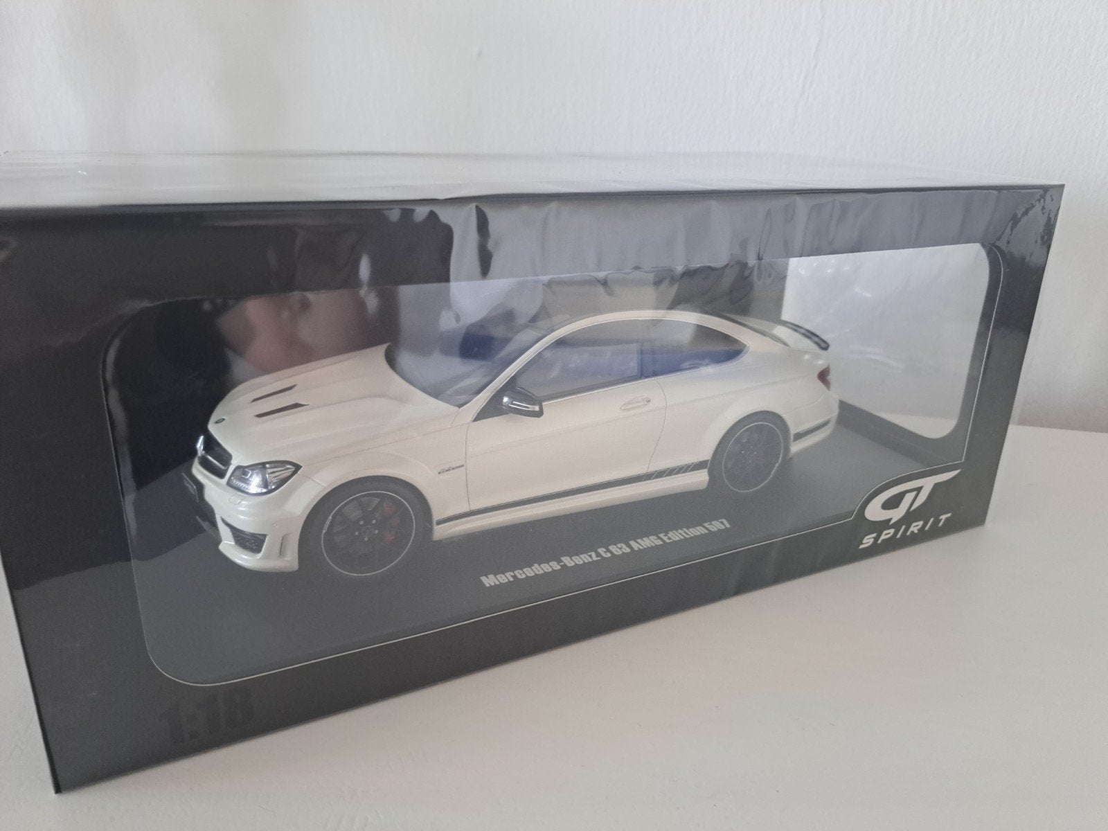 Mercedes Benz C63 W204 AMG 1/18 GT Spirit Nieuw, Hobby en Vrije tijd, Modelauto's | 1:18, Nieuw, Auto, Overige merken, Ophalen of Verzenden