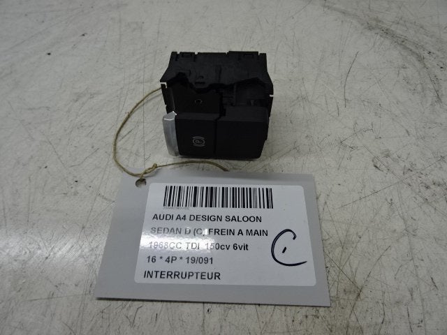 COMMUTATEUR Audi A4 (B9) (01-2015/11-2019), Auto-Union-Straße  1,
85057  Ingolstadt, DE, Info@audi.de, Audi, Utilisé