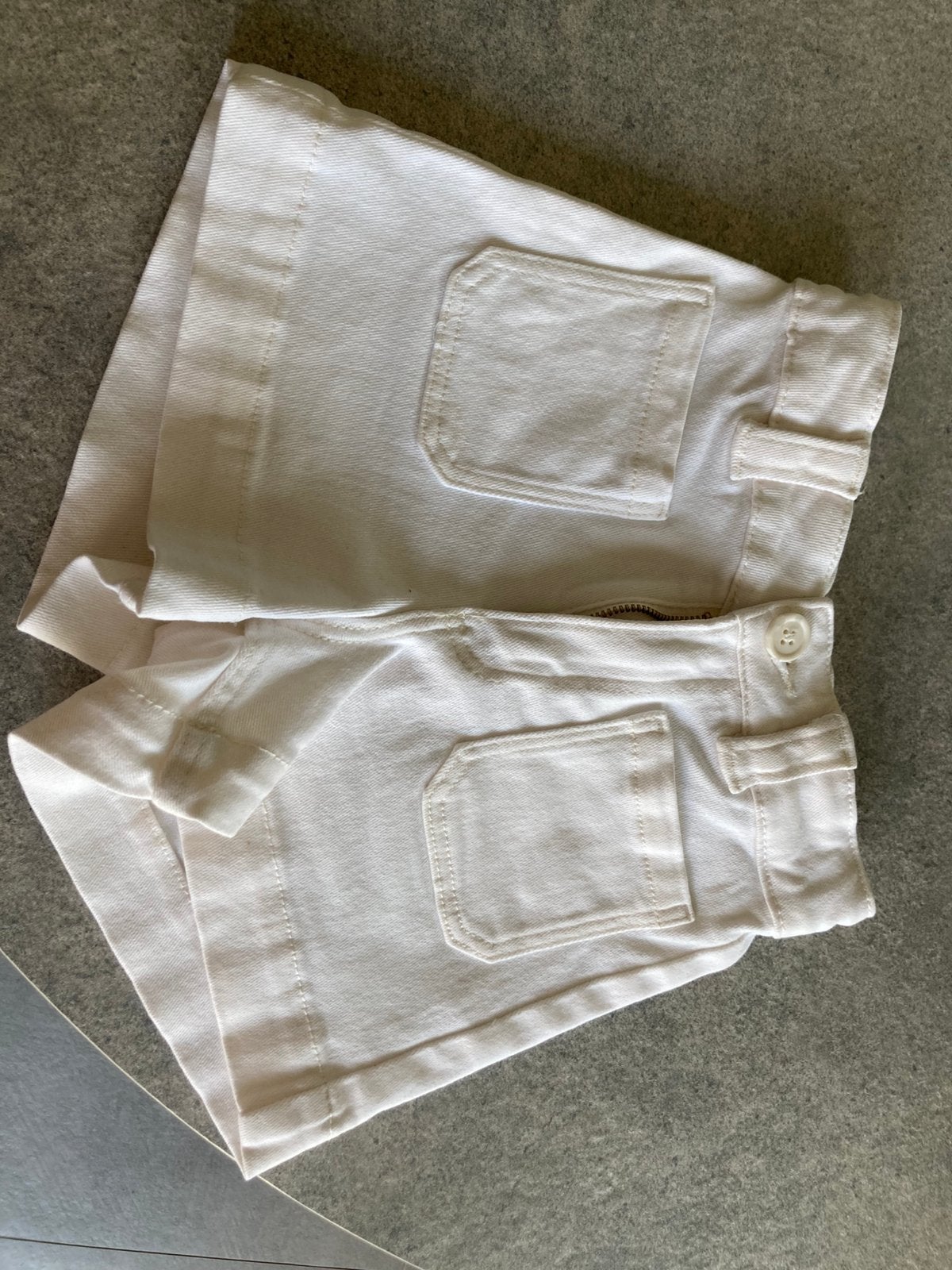 Witte jeansshort maat 7-8jaar 128, Enfants & Bébés, Vêtements enfant | Taille 128, Enlèvement, Comme neuf