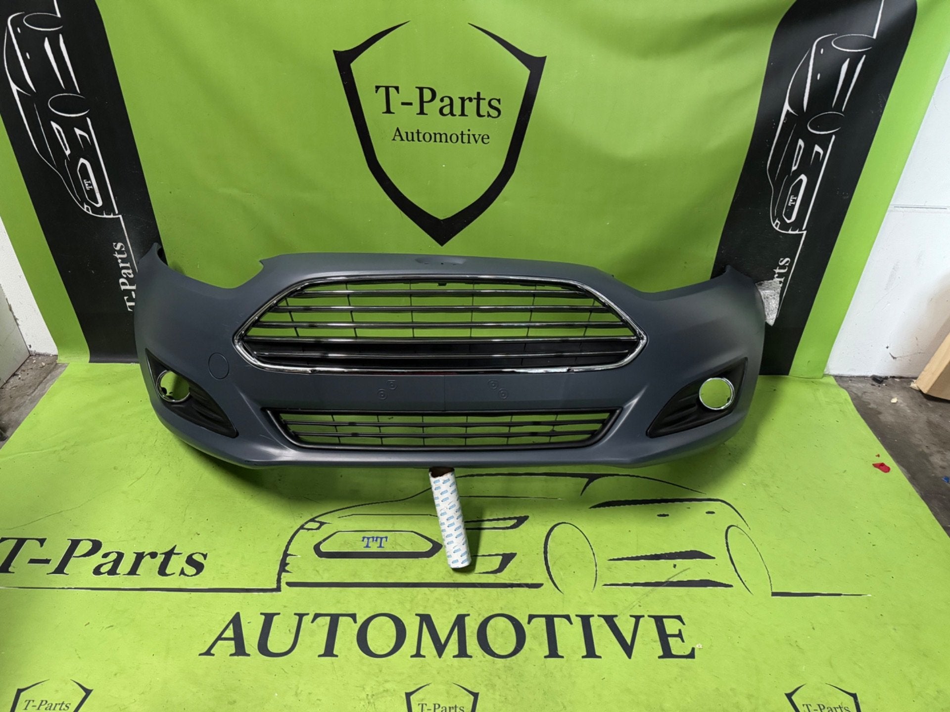 Grille de pare-chocs avant de la Ford Fiesta MK7 1814802, Pare-chocs, Info@ford.com, Ford Motor Company, American Road 1
48126  Dearborn