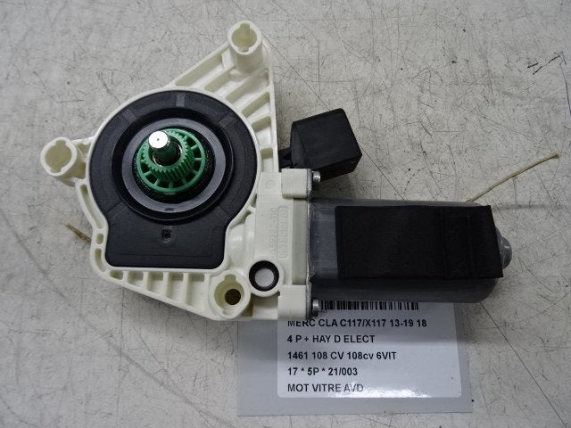 MOTEUR LEVE VITRE ELECTRIQUE AVANT DROIT CLA (117.3), Mercedes-Benz, Mevr. I. Hauben, Utilisé, Droite