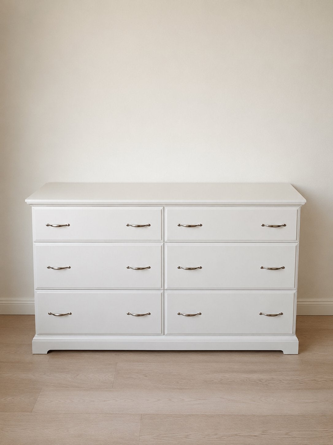 Commode blanche créme  6 tiroirs Très bon état 110€, Maison & Meubles, Armoires | Commodes, Comme neuf, Enlèvement