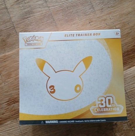 Pokemon 30th Celebration Etb / SEALED, Collections, Enlèvement ou Envoi, Neuf