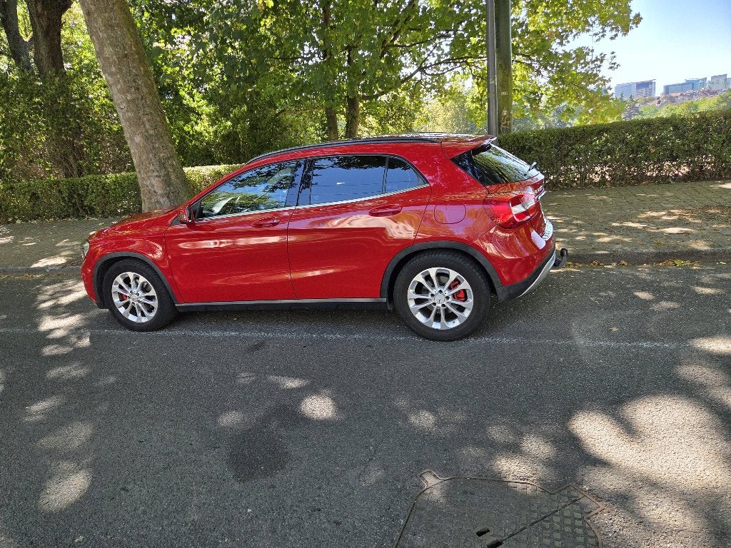Mercedes Gla 200 cdi, Autos, Rouge, Achat, 2020 kg, Euro 6