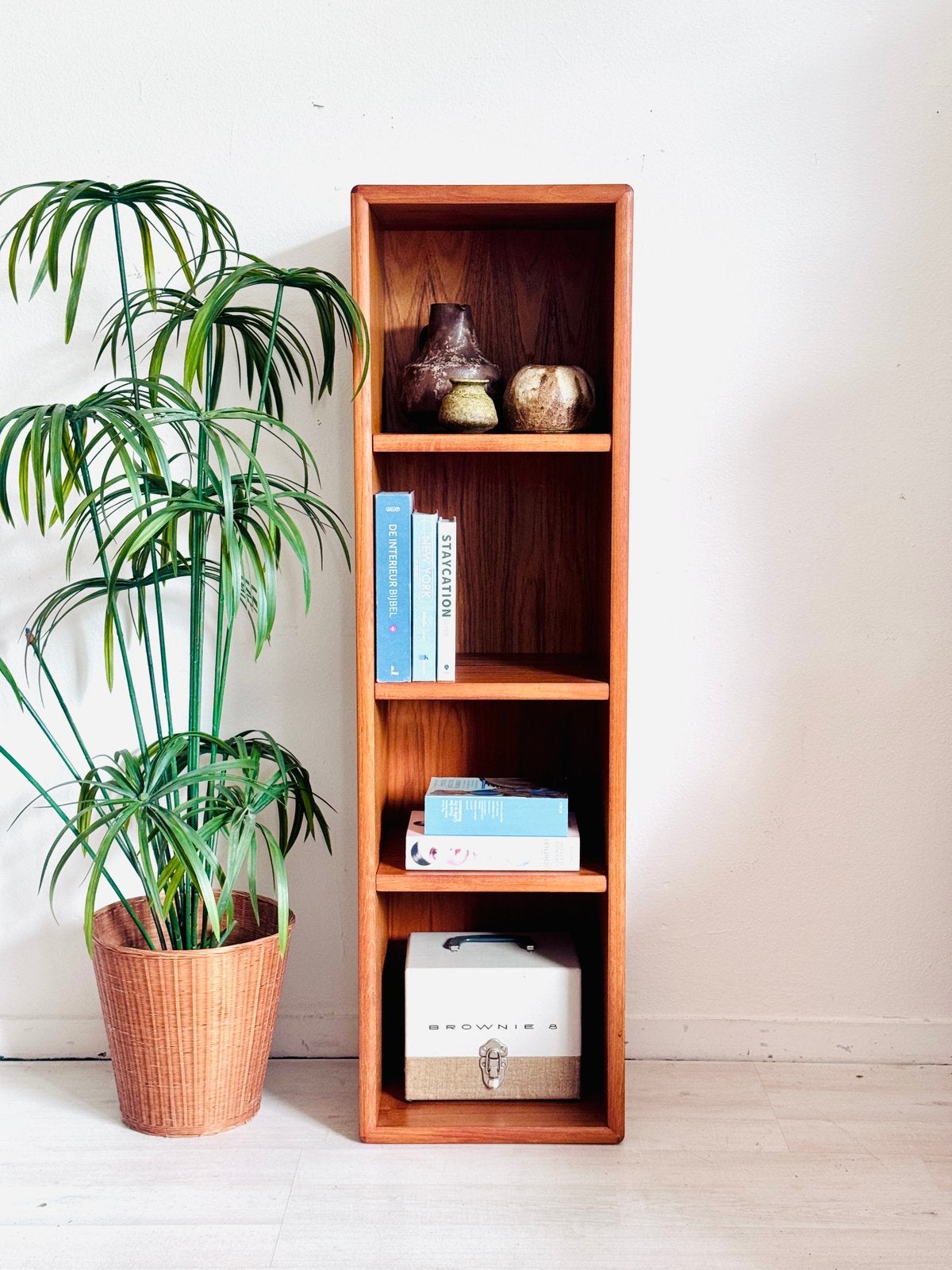 Vintage midcentury Deens boekenkastje teak jaren 60, Ophalen of Verzenden, Zo goed als nieuw, Teakhout, Vintage Deens Midcentury