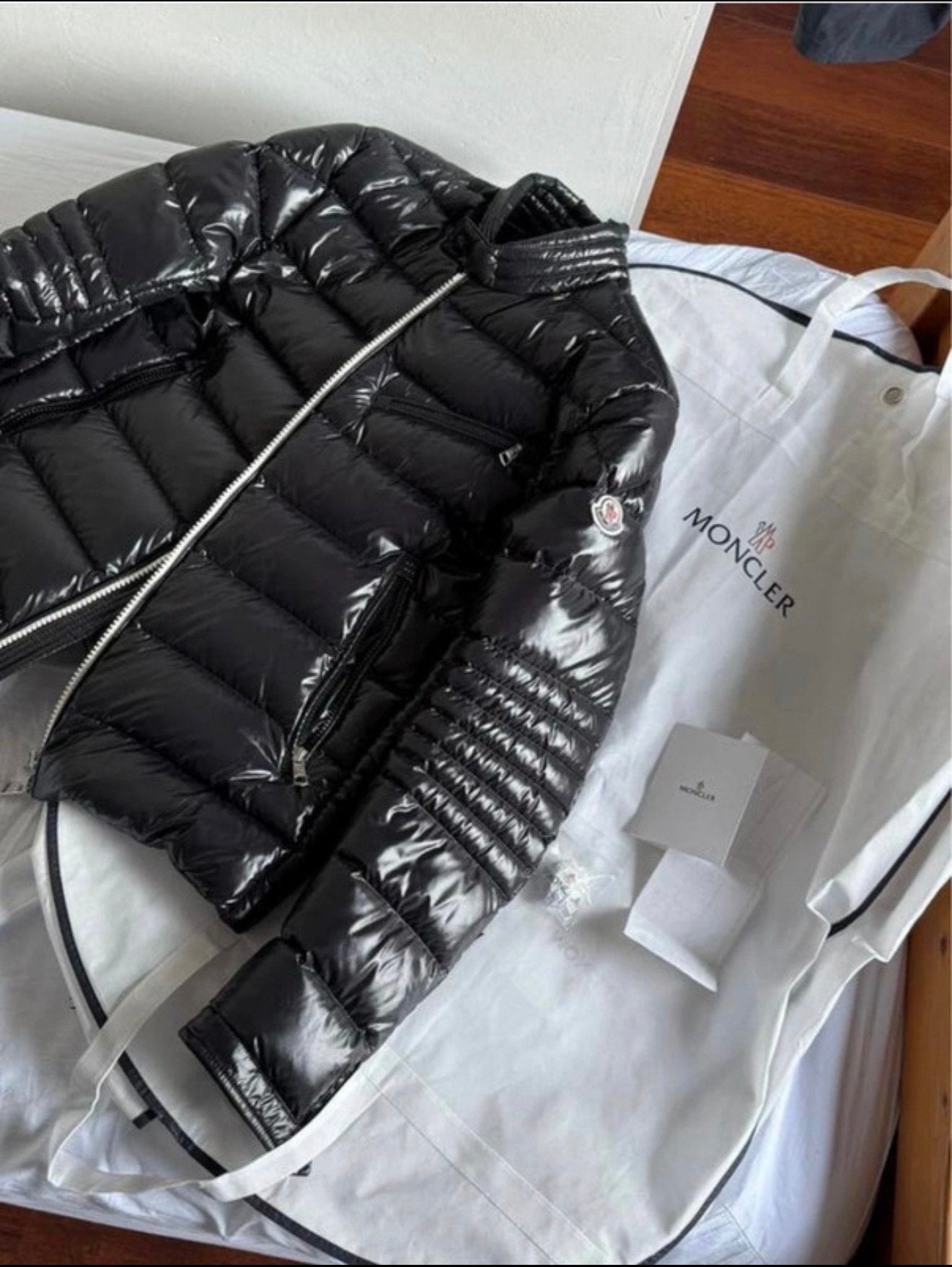 Moncler jas zwart orginieel + kassaticket + stofhoes, Vêtements | Hommes, Vestes | Été, Enlèvement ou Envoi, Comme neuf, Taille 52/54 (L)