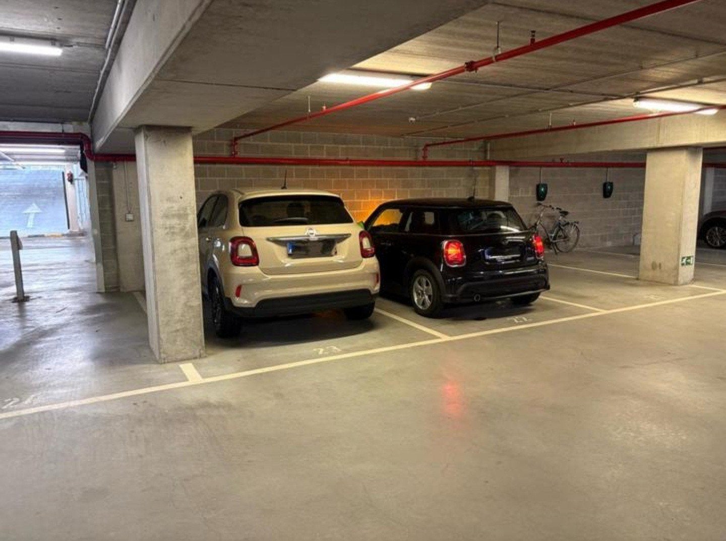 Autostaanplaats te huur Antwerpen park spoor Noord
Min 1 ver