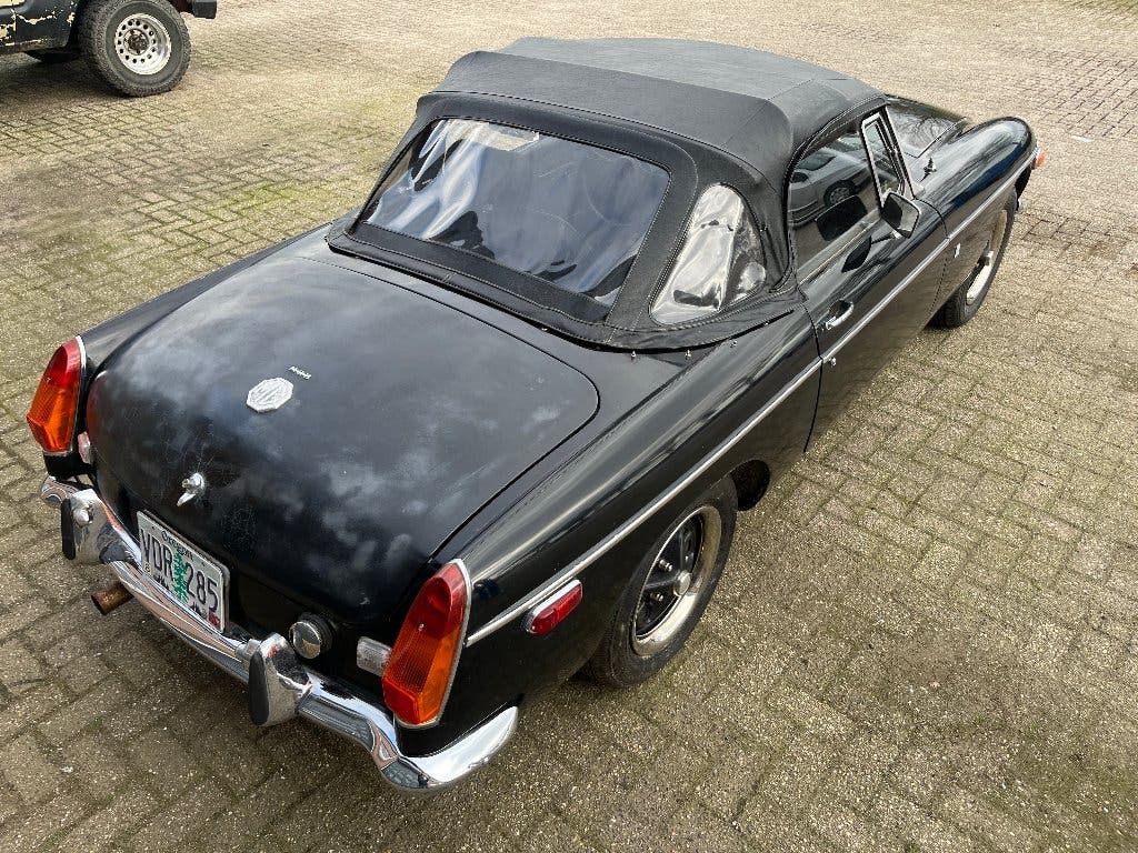 MG MGB roadster uit 1973 met overdrive, foto 5