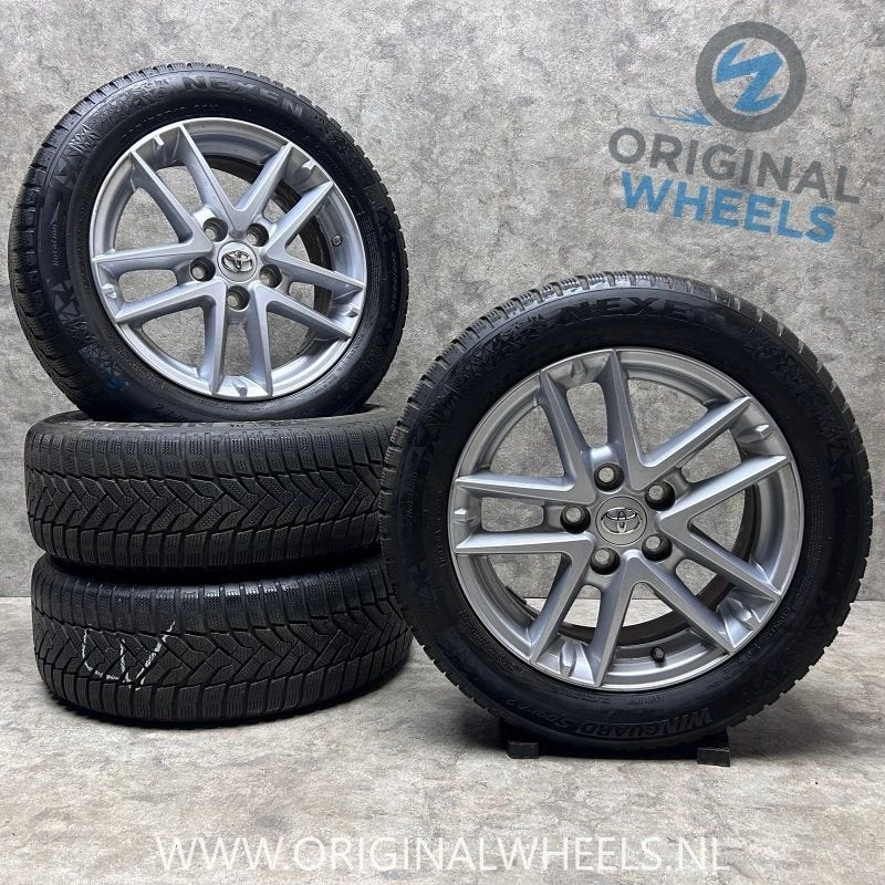 16 inch originele velgen + winterbanden Toyota Auris 42611-Y, Autos : Pièces & Accessoires, Pneus et Jantes, Pneus hiver, 16 pouces