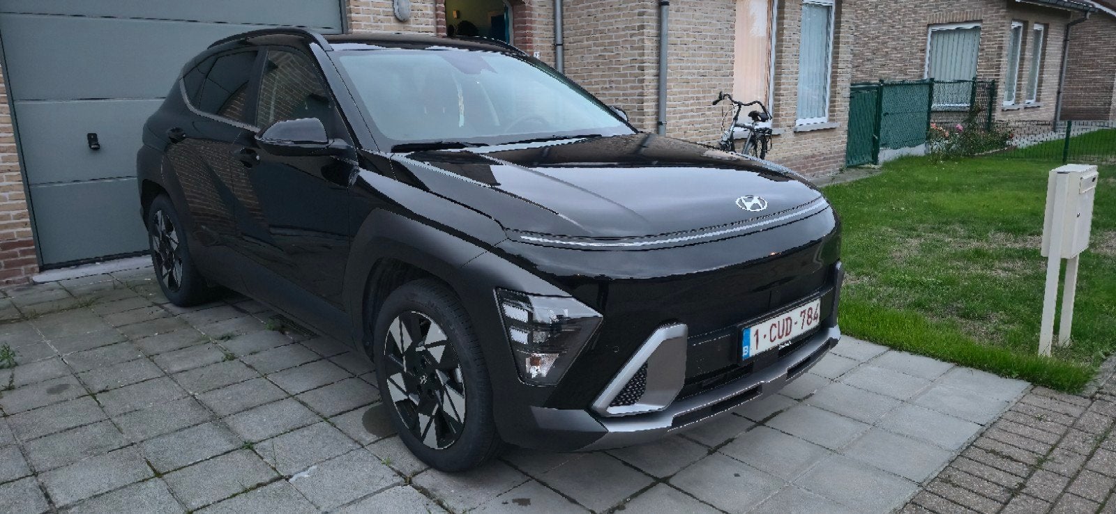 hyundai kona 1.6 benzine  met trekhaak, Auto's, Voorwielaandrijving, Zwart, 5 deurs, Particulier