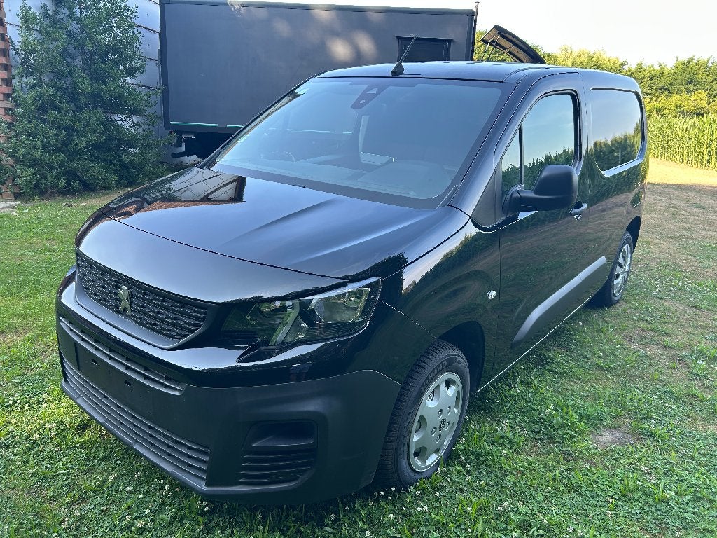 peugeot partner 1.5hdi WEINIG km!! 92000 KM!!, Auto's, Bestelwagens en Lichte vracht, Voorwielaandrijving, Stof, Zwart, 1500 cc