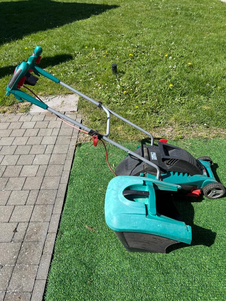 Tondeuse à gazon Bosch, Démarrage électrique, 30 à 39 cm, Enlèvement, Utilisé