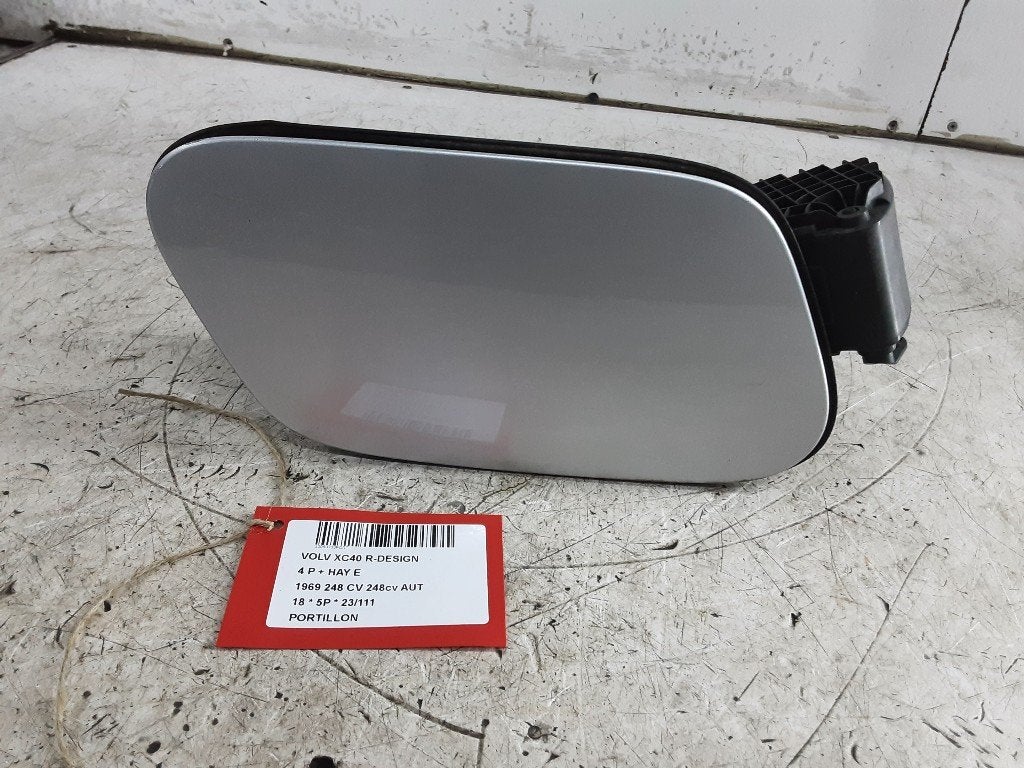 TANKKLEP Volvo XC40 (XZ) (01-2017/12-2022) (31457775), Gebruikt, Info@volvocars.com, Volvo, Volvo Car Germany GmbH