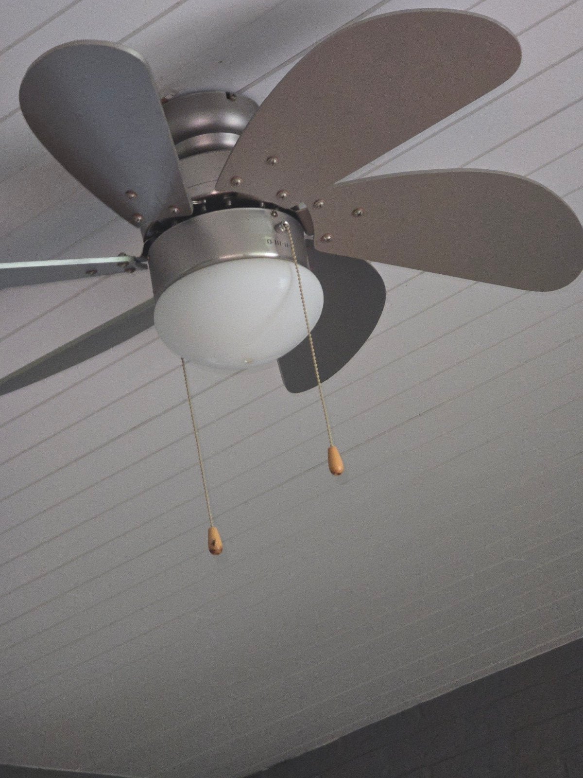 Plafond ventilator met lamp, Ophalen