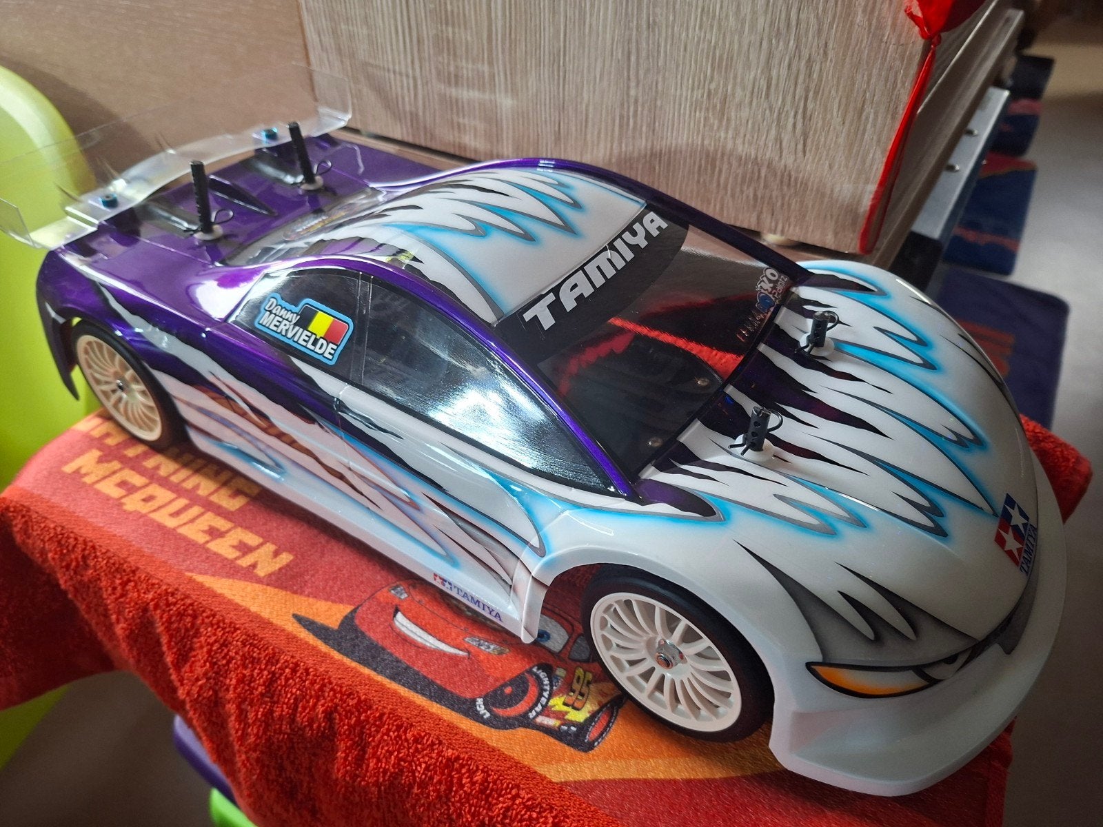 Nouveau Tamiya TT01E avec boîtier EFRA aérographié., Neuf, Échelle 1:10, Enlèvement ou Envoi, Voiture on road
