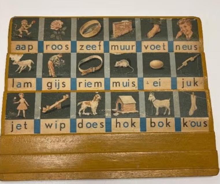 Antiek leesplankje aap roos zeef, Ophalen of Verzenden, Overige thema's