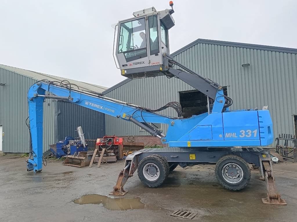 Fuchs MHL 331 waste industry handler 22 ton umslagbagger, Grue