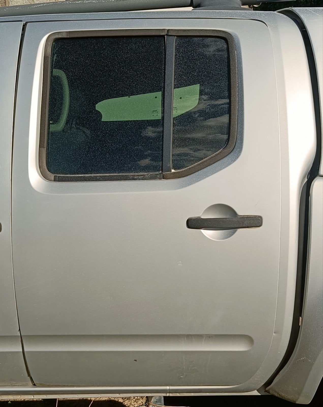 Portière arrière gauche Nissan Navara D40 double cabine 2010, Arrière, Enlèvement, Utilisé, Porte