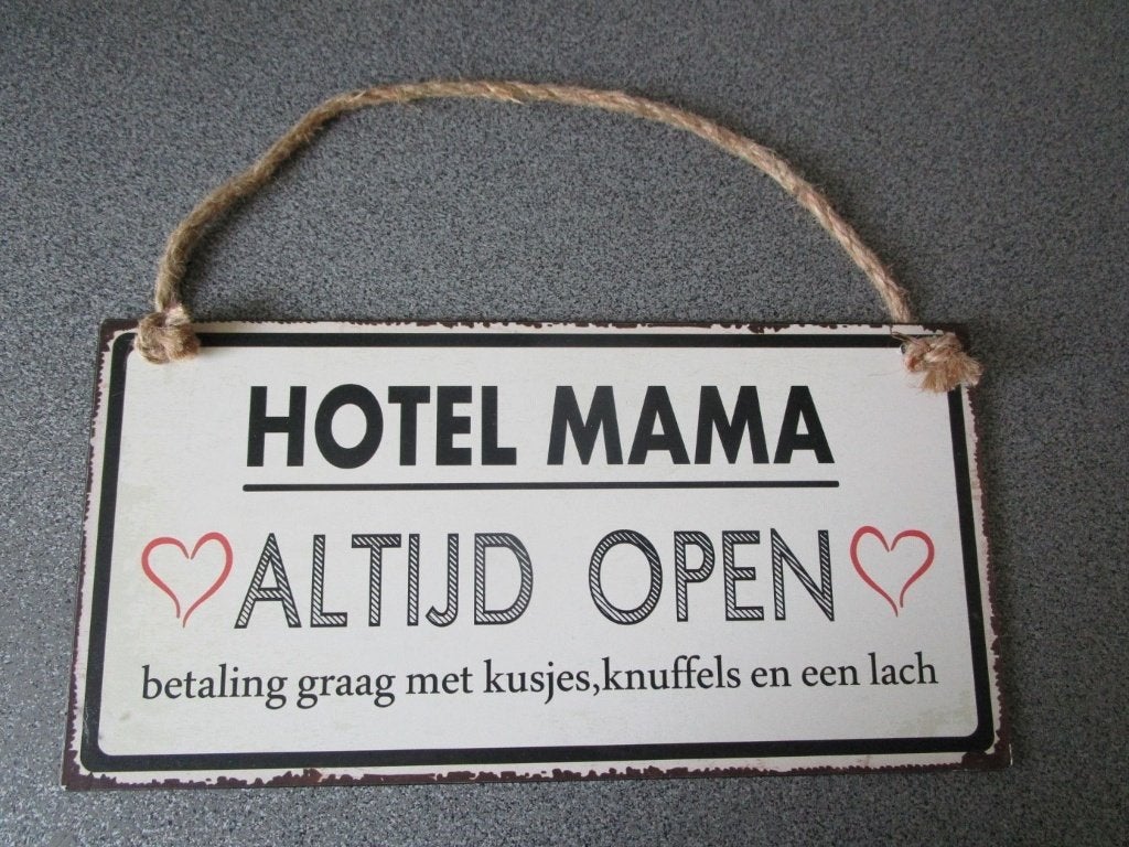 Metalen tekstbord 'Hotel Mama' 30x15cm - OPRUIM!, Tekstbord, 30 cm, 15 cm, Ophalen of Verzenden