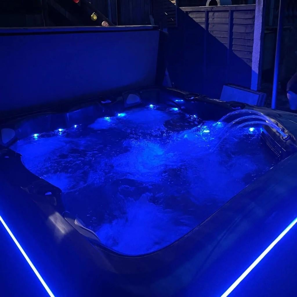 💥neuf💦promo -45% – jacuzzi 6 personnes puissant 3 pompes, Enlèvement