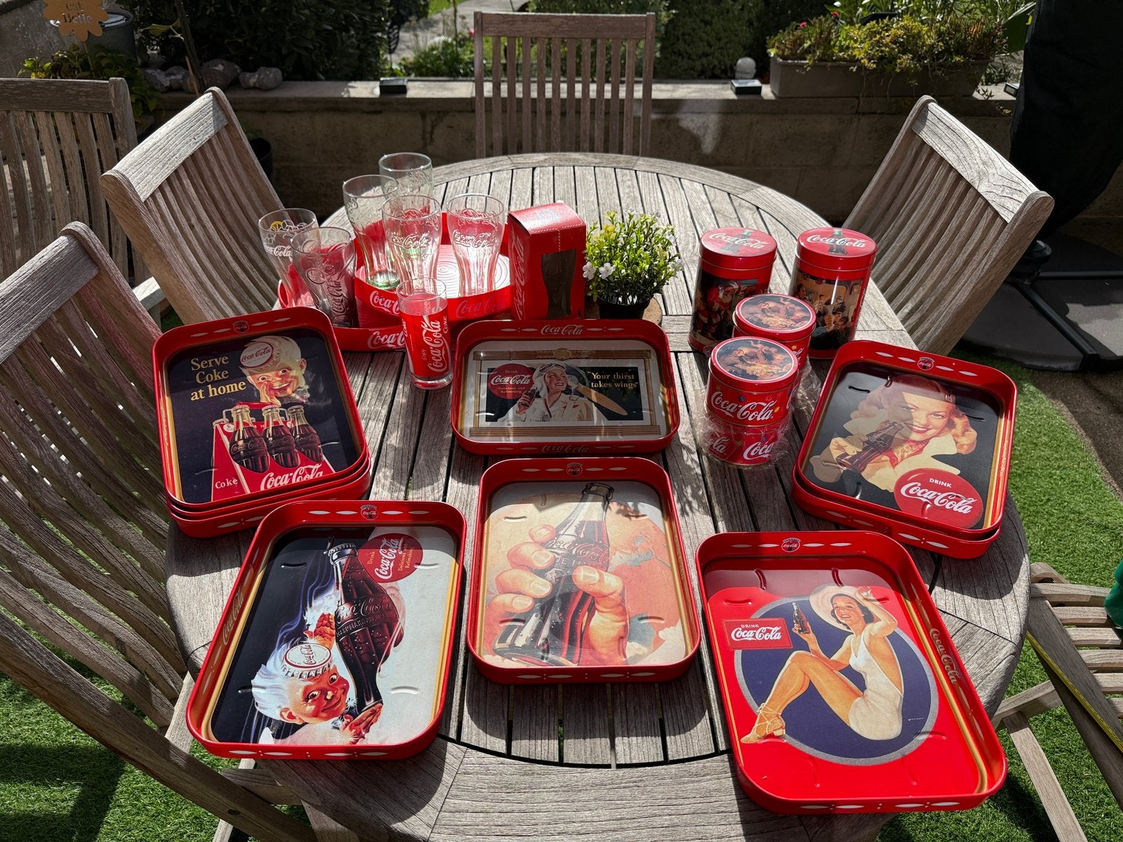 COLLECTION COCA-COLA – PLATEAUX, VERRES ET BOÎTES RÉTRO, Enlèvement