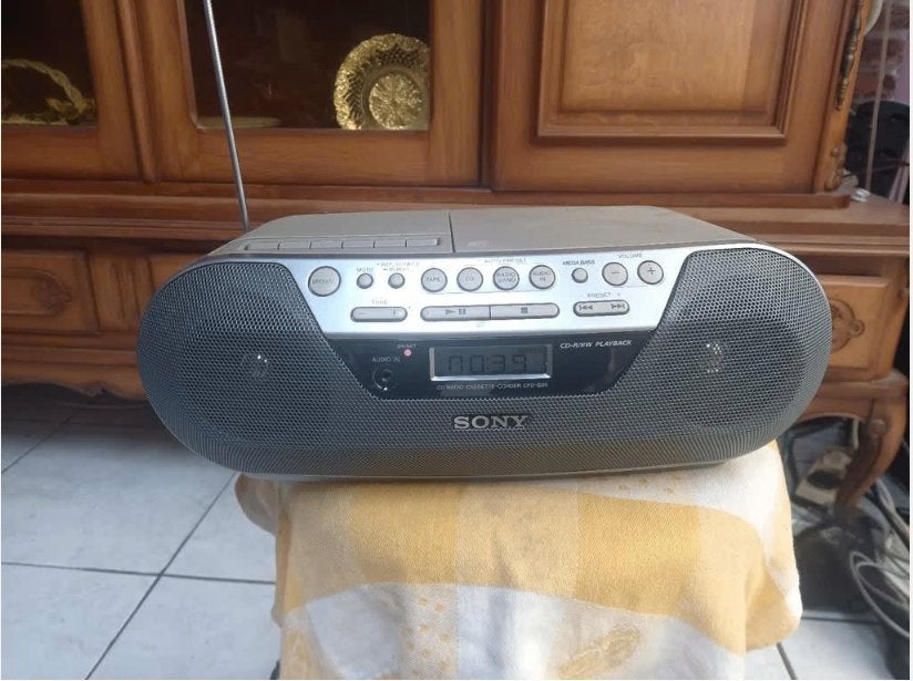 Sony radio/cassette/cd, Audio, Tv en Foto, Ophalen, Zo goed als nieuw, Sony, Draagbaar