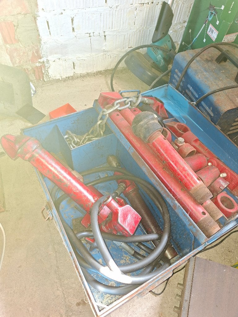 Hydraulische uitdeukset 15-delig, Ophalen, Gebruikt