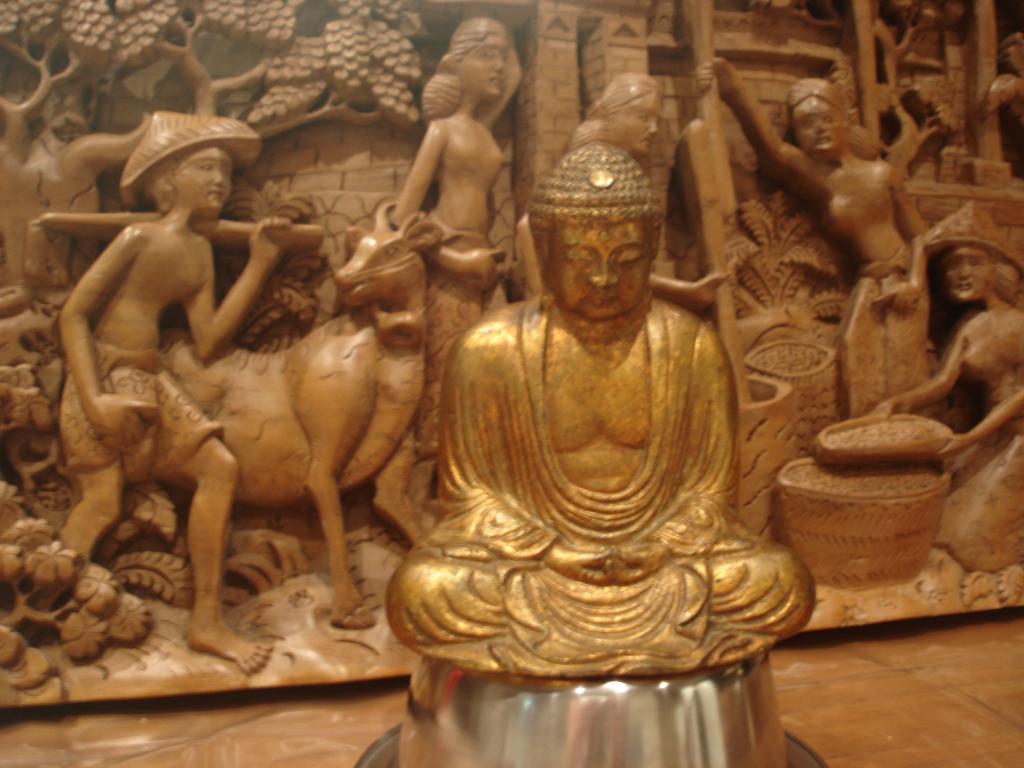 Kamakura Daibutsu-beeld: gepatineerd koperen Boeddhabeeld, Enlèvement