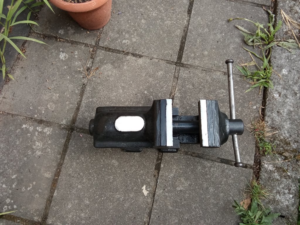 1 étau d établi 23kg mâchoire 125mm, Bricolage & Construction, Enlèvement, Étau