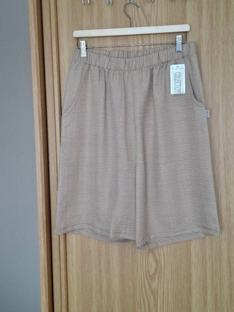 Beige broekrok/ short Victor Maat XXL – nieuw, Kleding | Dames, Kort, Verzenden, Beige, Maat 46/48 (XL) of groter