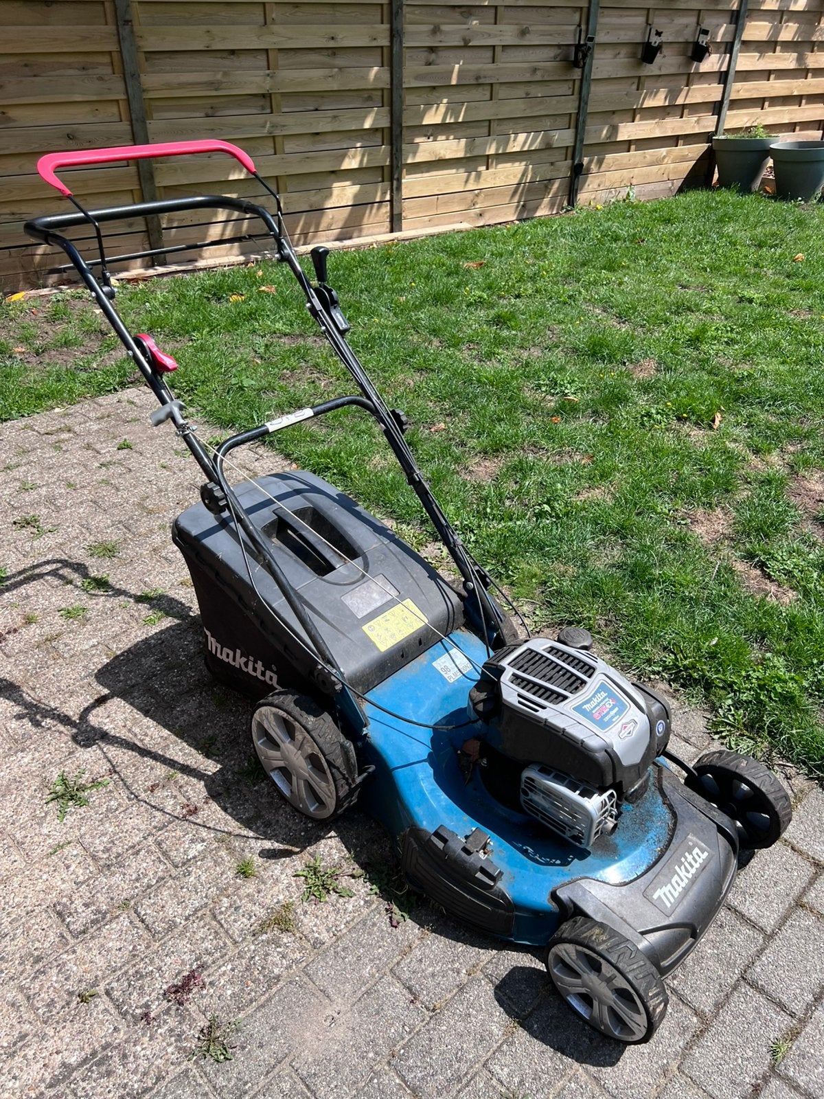 Grasmaaier makita 4takt 56cm maaibreedte, Ophalen, Zo goed als nieuw