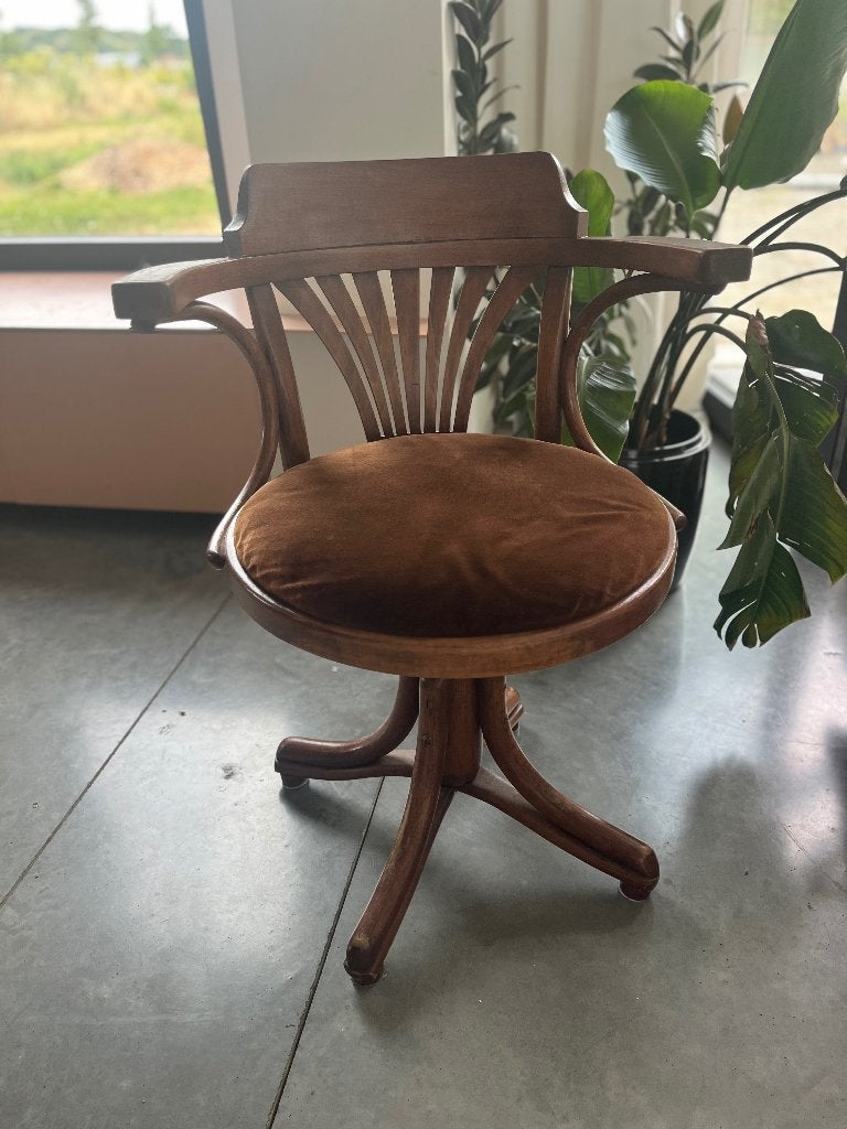 Thonet vintage stoel, Enlèvement