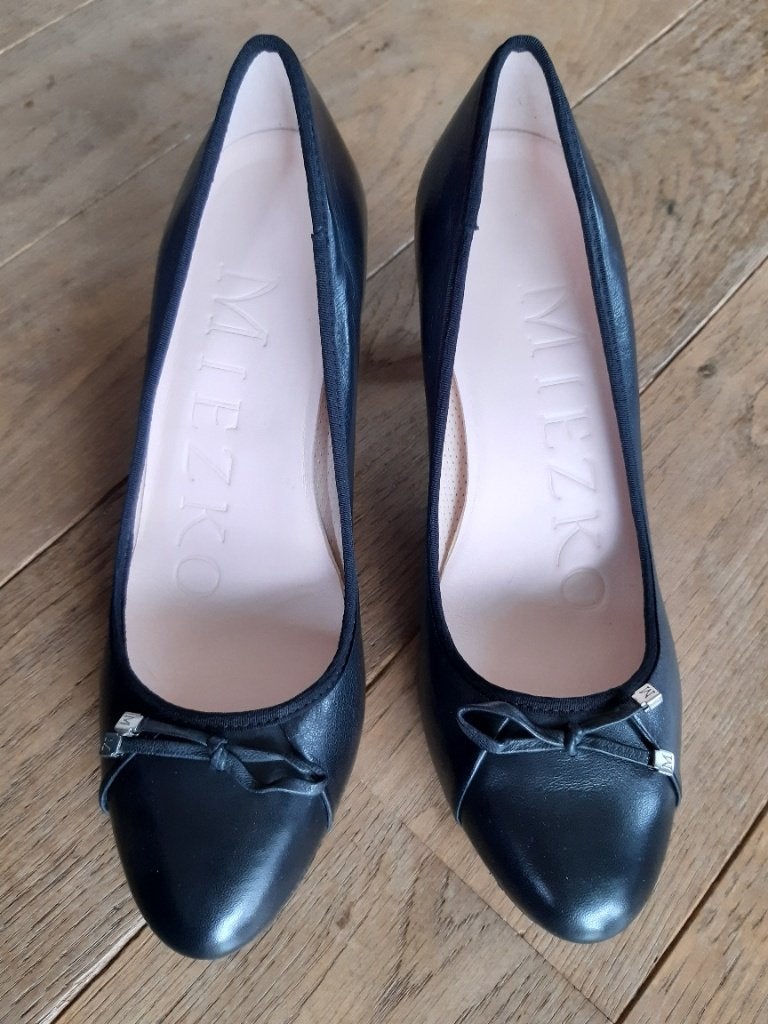 Zwarte pumps- geklede schoenen van Miezko., Pumps, Zwart, Nieuw, Miezko